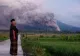 Alertă maximă în Indonezia. Cel mai temut vulcan erupe din nou. În urmă cu un an a provocat o catastrofă