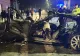 Ce a rămas dintr-un BMW care a zburat, la propriu, în acoperișul unei case. Accident cumplit, în jud. Alba - VIDEO
