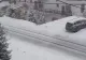 Ninsoare abundentă la Rânca - Turiștii, avertizați să aibă lanțuri de iarnă la mașini dacă vor să urce în stațiune - VIDEO