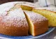 Prăjitură cu iaurt grecesc - pufoasă, aromată și gata în 10 minute
