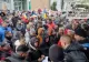 Protest în faţa Primăriei Satu Mare. Oamenii sunt furioși pentru că nu au gaze sau apă, iar drumurile sunt pline de gropi - FOTO