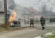 O mașină plină cu butelii a intrat într-o casă apoi a luat foc