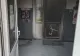 Atac într-o secție de poliție: un recidivist a aruncat cu benzină și a dat foc sălii de așteptare. Mai multe persoane au fost scoase pe geam