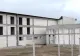 Statul aruncă mii de euro pe geam pentru paza unei clădiri abandonate