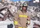 Miracol în Turcia: o pisică a fost scoasă de sub dărâmături. Felina refuză să-și părăsească salvatorul - VIDEO