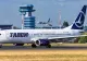 FILMUL aterizării de urgență de pe aeroportul Otopeni după ce pilotul a leșinat la manșă - Dialogul cu Turnul de control - Exclusiv