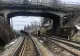 Accident spectaculos, în Predeal. A sărit cu mașina de pe pod direct pe liniile de tren (FOTO)