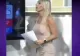 VIDEO – O prezentatoare a făcut furori după ce s-a întors cu spatele pentru a explica știrile – Imaginea care le-a făcut ziua mai bună telespectatorilor