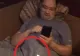 VIDEO – Soția și-a prins partenerul când a venit de la muncă – L-a pus să dea la o parte pătură – Surpriză mare, ce ascundea