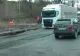 Asfaltul a luat-o la vale! Pericol uriaș pe un drum tranzitat de mii de șoferi - VIDEO 