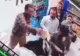Două femei, agresate într-un magazin din Iran pentru că nu purtau hijab-ul pe cap! Un bărbat le-a atacat cu iaurt - VIDEO