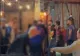Bătaie în fața clubului, pe ritm de manele. Agenții de pază privesc de pe margine (VIDEO)