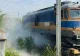 Un nou incident pe căile ferate. Locomotiva unui tren de marfă a luat foc în gara din localitatea Brazi. Incendiul a fost STINS
