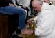 Papa Francisc a spălat picioarele a 12 tineri deținuți. Printre ei, și un român