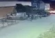 Fiul unui primar, implicat într-o bătaie ca în vestul sălbatic. Bătăușii și-au împărțit pumni, picioare și...o cârjă. VIDEO