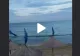VIDEO – Ce a putut să găsească un turist la Eforie Sud, pe acoperișul unei umbrele de pe plajă