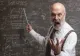 Un profesor român din diaspora vorbește despre traumele trăite ca elev în România. „Vedetele” de la catedră, experte în terorizarea elevilor