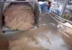 VIDEO - Imagini scăpate dintr-o fabrică de crenvurști - După ce vezi cum sunt făcuți nu mai vrei să mănânci niciodată