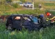 Mașină spulberată de tren, într-o localitate din Vâlcea. O persoană a decedat şi alte 4, între care 2 minori, au fost rănite FOTO