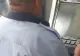 Scene incredibile. Polițist în uniformă prins când juca la păcănele
