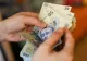 Tinerii pensionari speciali de la guvern, cu venituri impresionante. Unii reușesc să cumuleze pensiile speciale cu un salariu de 10.000 de lei lunar 