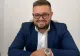 Cum a reușit un tânăr bugetar-șef să-și cumpere o Tesla, cu 50.000 de euro din banii românilor - E președinte TSD și a lucrat doar 6 ani... la stat