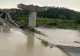Grinzile podului în construcţie de pe Someş, puse la pământ de o vijelie puternică. Cum a fost afectată circulația trenurilor