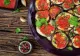 Mini pizza pe rondele de vinete - Rețeta delicioasă cu care îți vei uimi familia și prietenii - E potrivită și pentru petreceri