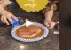 VIDEO - Ce se întâmplă dacă pui cola peste carnea crudă de porc - Nu o să mai mănânci niciodată friptură după ce vezi asta