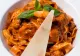 Tagliatelle cu sos de roşii şi ciuperci. Rețeta ușor de preparat, potrivită pentru serile lungi de vară