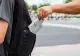 5 trucuri folosite de hoți ca să distragă atenția turiștilor, în timp ce dau asaltul la buzunare 