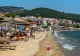 Turiștii care s-au dus să se relaxeze în Thassos au dat de „coji de semințe și manele cât pentru 5 vacanțe”