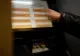 Doar 1 din 10 români mai are încredere în băncile din România. Supărările clienților, analizate într-un studiu