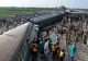22 de oameni au murit și 50 au fost răniți după ce un tren a deraiat