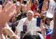Papa Francisc a dat ultima tușă pe o pictură murală de 3 kilometri, într-o școală din Lisabona: V-aţi pictat propria Capelă Sixtină