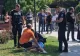 Scene de groază la Deva. Un bărbat DROGAT sau BEAT a vrut să-i smulgă unei femei bebelușul din brațe - FOTO