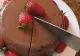 Tort de ciocolată super cremos, fără făină, unt sau ouă. Are doar 80 de calorii!