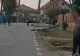 Pericol pe șosea! Cabluri electrice puse la pământ de un utilaj transportat pe o platformă, lângă Pitești. Intervin pompierii