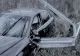 Mașină străpunsă de parapetul metalic de pe marginea drumului: bara i-a amputat picioarele unui șofer