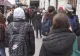 Sute de tineri au blocat un bulevard pentru a sta la coadă la șaorma gratuită de Black Friday