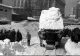 Cum a fost cea mai grea iarnă din România? Zăpada era cât casa, iar în București a bătut viscolul ca în vârful munțiilor