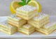 Prăjitură Albă ca Zăpada cu cremă de lămâie, desertul preferat al bunicii: ingredientul care frăgezește foile