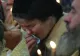Este bine să atingi veșmintele preoților? Secretul de care mulți nu țin cont