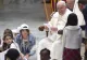 Papa Francisc, sfat pentru copii: Beţi un pahar cu apă când sunteţi nervoşi. Uneori mă enervez și eu, dar nu muşc!
