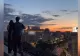 Trendul de pe TikTok care le pune tinerilor viața în pericol. Cățărări pe clădiri periculoase pentru câteva aprecieri