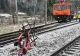 Traficul feroviar pe Valea Prahovei, afectat: două trenuri au întârzieri uriașe. 3 tinere au fost rănite din cauza unui incident la ieșirea din Azuga - FOTO