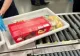 Tiktokeriță româncă, postare virală despre cum treci de control la aeroport cu sarmale congelate - VIDEO