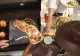 Diferența dintre un grătar cu plită și un grătar kamado