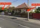 Vecinul lui Iohannis din Sibiu își vinde casa. Câți bani trebuie să plătească cei care vor să se învecineze cu președintele