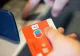 Atenție la operațiunile făcute la bancomate contactless. Cum vi se pot fura bani din cont fără să vă dați seama?